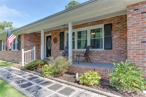 17350 Wedgewood Dr, Lanexa, VA 23089