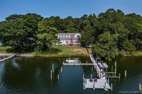 292 Crowder Point Dr, Reedville, VA 22539