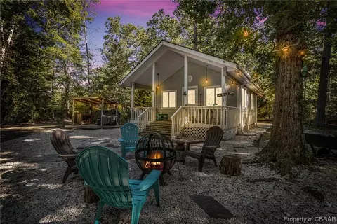 1735 Gayles Rd, Urbanna, VA 23175