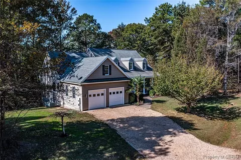 149 Beach Point Dr, Heathsville, VA 22473