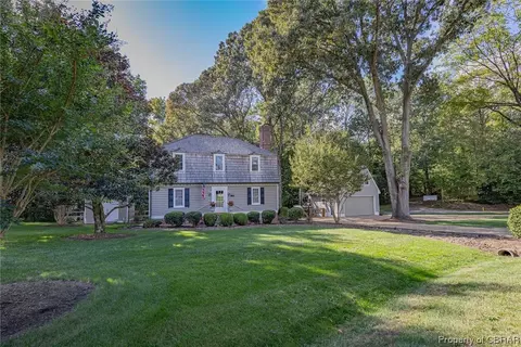 134 Garnett Hill Rd, Urbanna, VA 23175