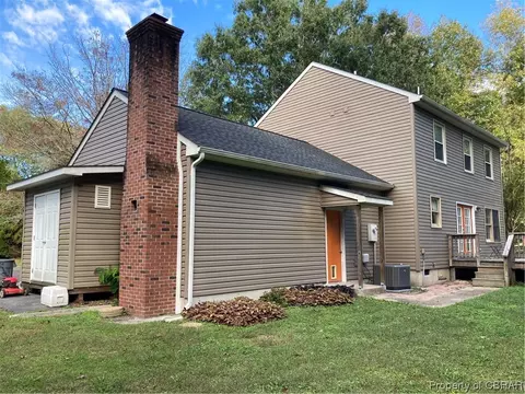 6588 Kimberly Dr, Gloucester, VA 23061 photo 4