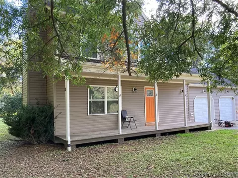 6588 Kimberly Dr, Gloucester, VA 23061 photo 2