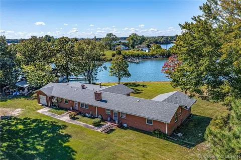 1184 Fox Point Rd, Reedville, VA 22539