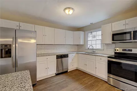 17301 Wedgewood Dr, Lanexa, VA 23089 photo 5