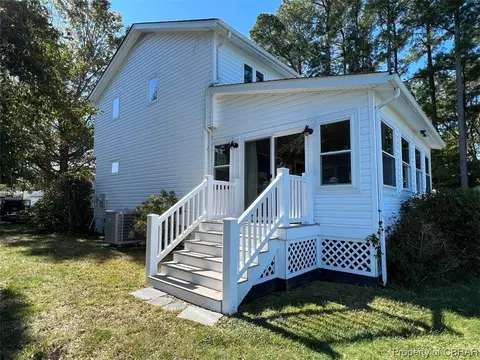 790 Long Point Ln, Topping, VA 23169 photo 2