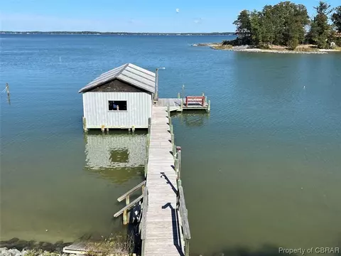 790 Long Point Ln, Topping, VA 23169 photo 3