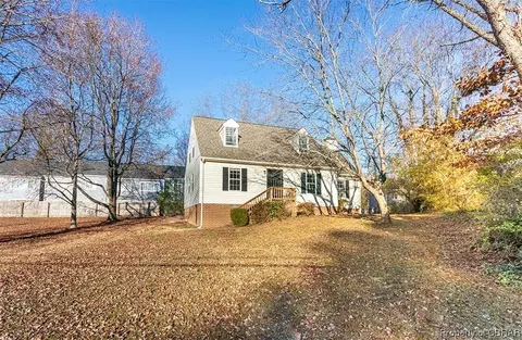 113 Winston Dr, Williamsburg, VA 23185