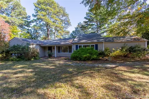 124 Paradise Point Rd, Yorktown, VA 23692