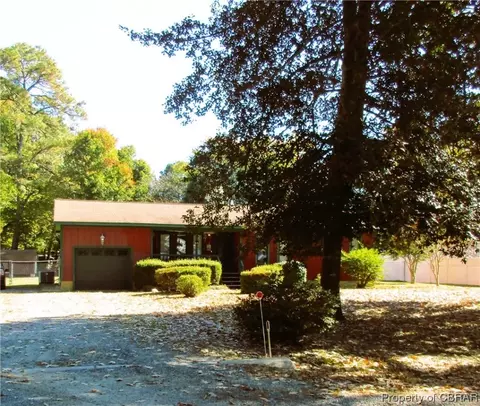 2753 Kemp Ln, Hayes, VA 23072
