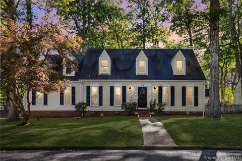116 King Forest Ln, Newport News, VA 23608