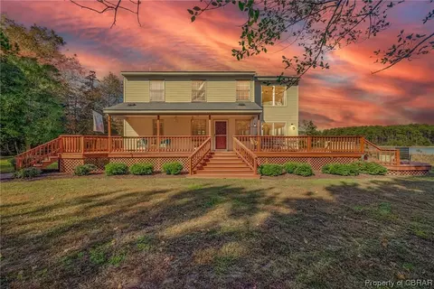 173 Paddys Ct, Port Haywood, VA 23138