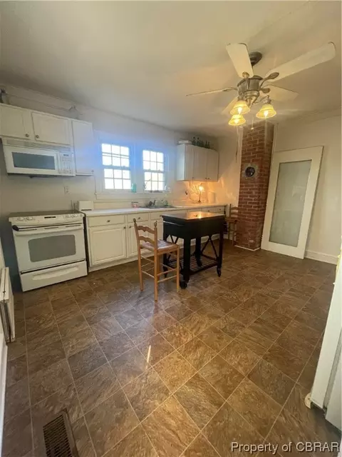 3418 Lewis B Puller Memorial Hwy, Saluda, VA 23149