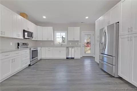 8181 Highview Dr, Gloucester, VA 23061 photo 8