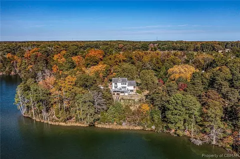 344 Cool Spring Rd, White Stone, VA 22578