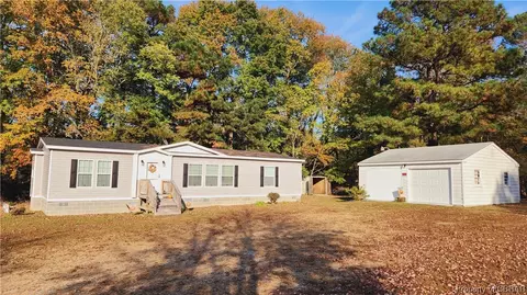 8383 Pinetta Rd, Gloucester, VA 23061