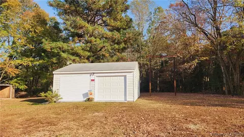 8383 Pinetta Rd, Gloucester, VA 23061 photo 2