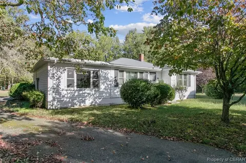 6398 Belroi Rd, Gloucester, VA 23061 photo 2