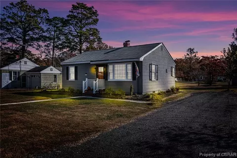 295 Beach Rd, White Stone, VA 22578