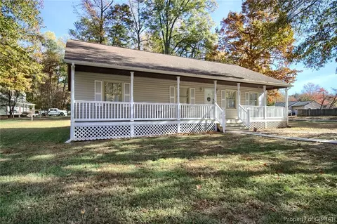 7039 Fox Mill Run Dr, Gloucester, VA 23061 photo 4