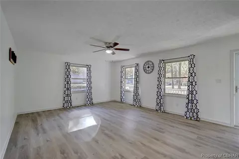 7039 Fox Mill Run Dr, Gloucester, VA 23061 photo 9