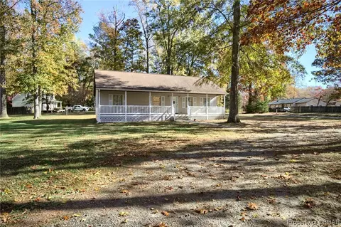 7039 Fox Mill Run Dr, Gloucester, VA 23061 photo 2