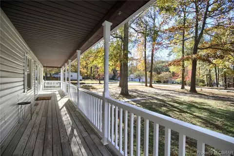 7039 Fox Mill Run Dr, Gloucester, VA 23061 photo 5