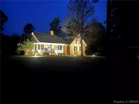 99 W Riverboat Ln, Hartfield, VA 23071