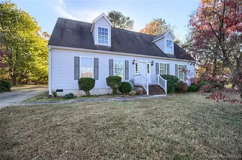 6738 Williams Landing Rd, Hayes, VA 23072