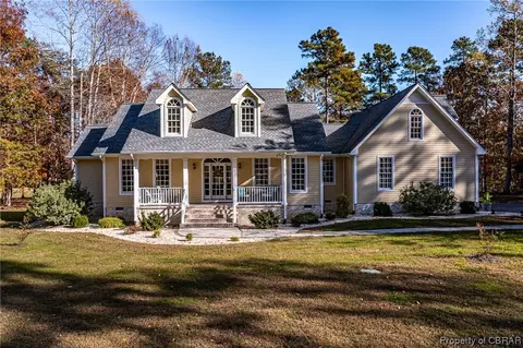 278 Steamboat Ln, Hartfield, VA 23071