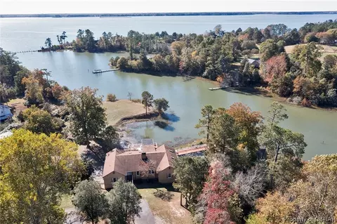 3808 Briggs Cove Rd, Hayes, VA 23072