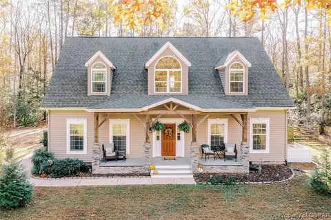11388 Coveside Pt, Gloucester, VA 23061