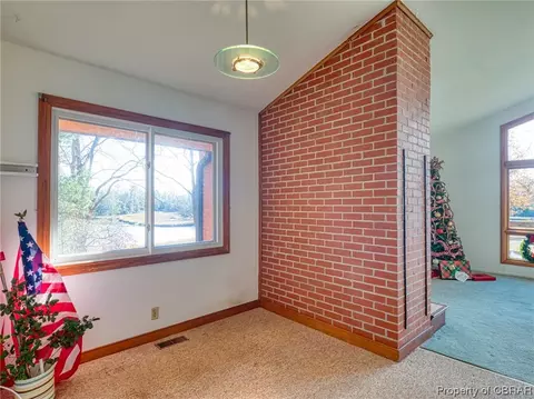 7083 Caffee Creek Ln, Gloucester, VA 23061 photo 2