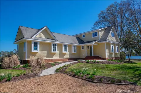 8261 White Hall Landing Ln, Gloucester, VA 23061