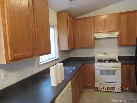 5807 Winterberry, Gloucester, VA 23061 photo 13