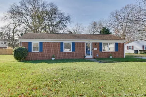 506 Angela Ct, Hampton, VA 23669 photo 2