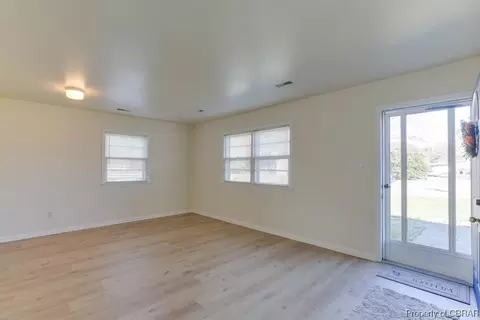 506 Angela Ct, Hampton, VA 23669 photo 9