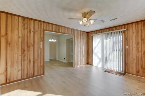 506 Angela Ct, Hampton, VA 23669 photo 12