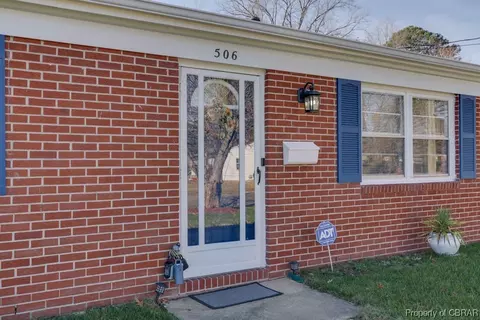 506 Angela Ct, Hampton, VA 23669 photo 4