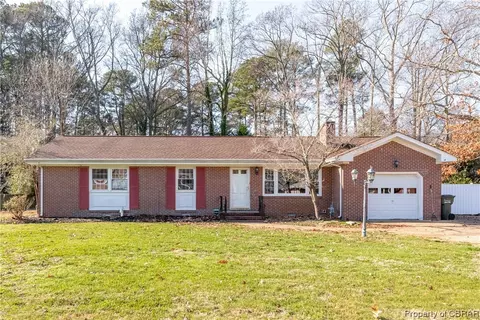 105 Thomas Rd, Seaford, VA 23696