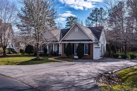 36 Foxtail S, Irvington, VA 22480
