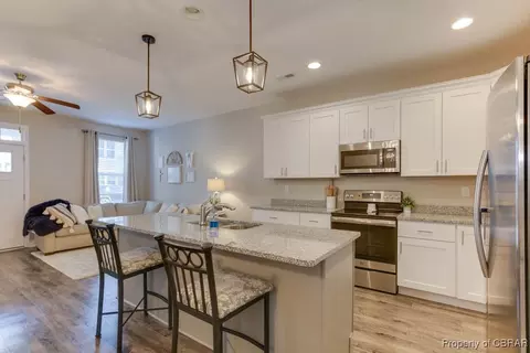 107 Daybeacon St, Yorktown, VA 23692