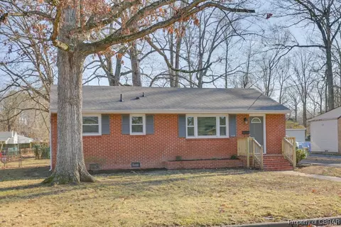 518 Pagewood Dr, Newport News, VA 23602