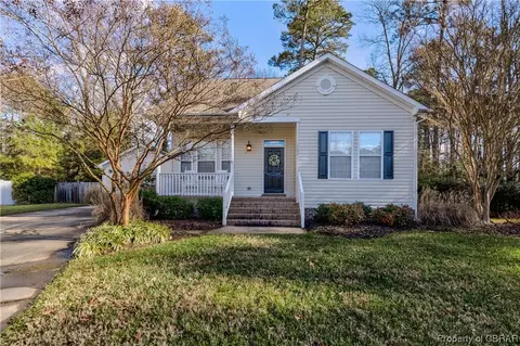 8163 Billings Ct, Gloucester, VA 23072