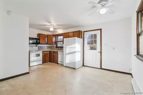5477 Pikes Way, Gloucester, VA 23061 photo 10