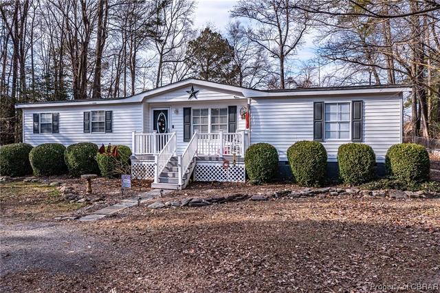 8268 Mohawk Ln, Gloucester, VA 23061