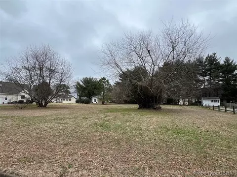 00 Cross St, Urbanna, VA 23175