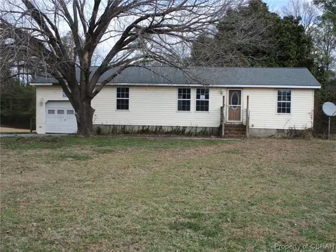12677 New Hope Rd, Saluda, VA 23149