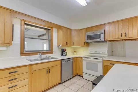 1636 York River Dr, Gloucester Point, VA 23062 photo 24