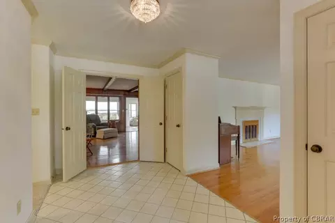 1636 York River Dr, Gloucester Point, VA 23062 photo 8